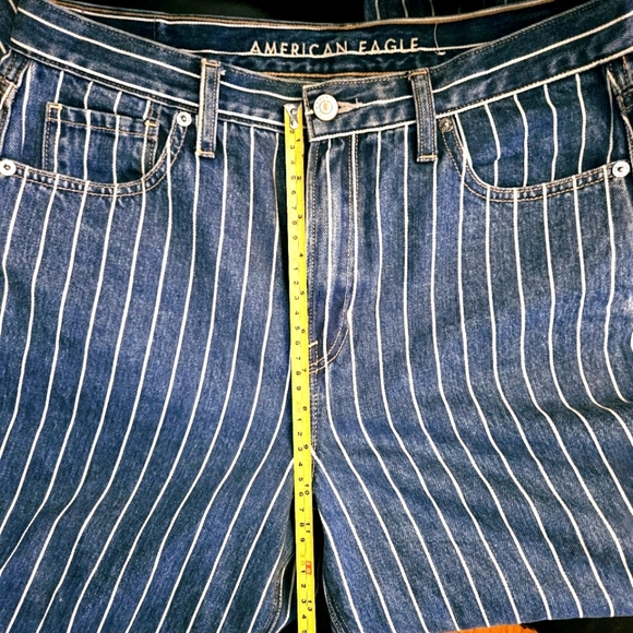 American Eagle Highest Mom Jeans Stripe sz 8 Denim Original Blue & White - Picture 9 of 12